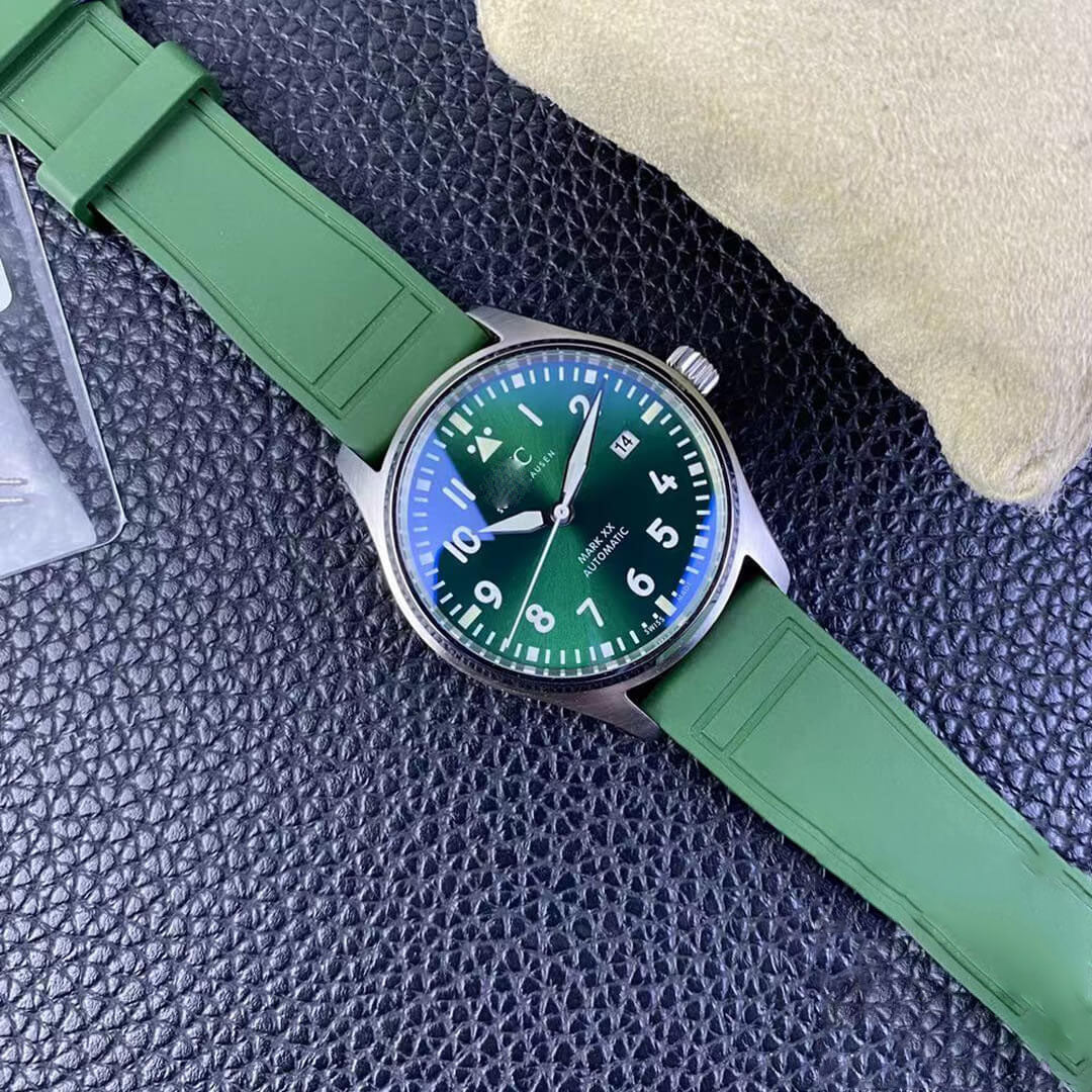 Customized Brand High-End Luxury Automatic Mechanical Watch Inspired by the  Pilot  Series, Model IW328205